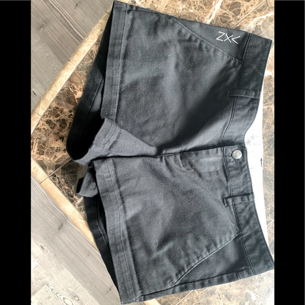 Women’s Dixxon- Chino Vixxon Shorts- Black size 3